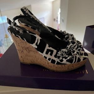Black and white dress sandals wedges.